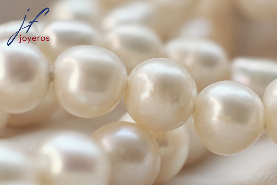 El cuidado de las perlas en joyería